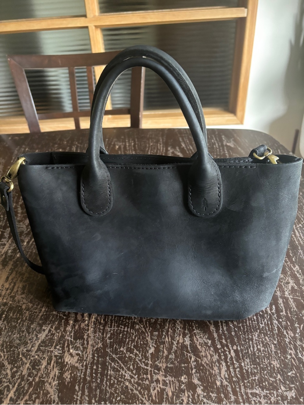 Portland Leather Goods Shadow Black Brushed Leather Raindrop Crossbody Bag - Picture 2 of 5